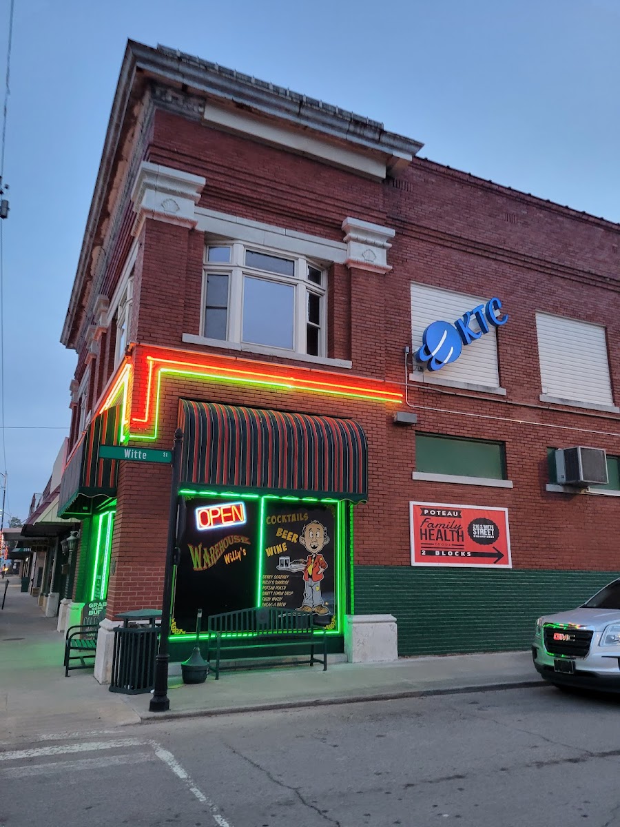 Warehouse Willy's